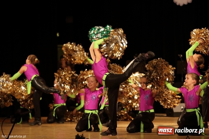 Zdjęcie w galerii na portalu naszraciborz.pl: Świąteczny koncert zespołów SKZR Źródło. Jak zawsze pięknie tańcowali, dziś dla Judyty wiadomości z regionu