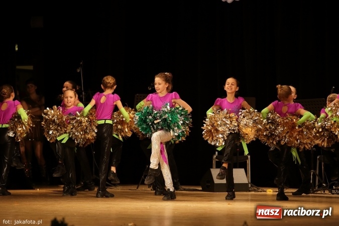 Zdjęcie w galerii na portalu naszraciborz.pl: Świąteczny koncert zespołów SKZR Źródło. Jak zawsze pięknie tańcowali, dziś dla Judyty wiadomości z regionu