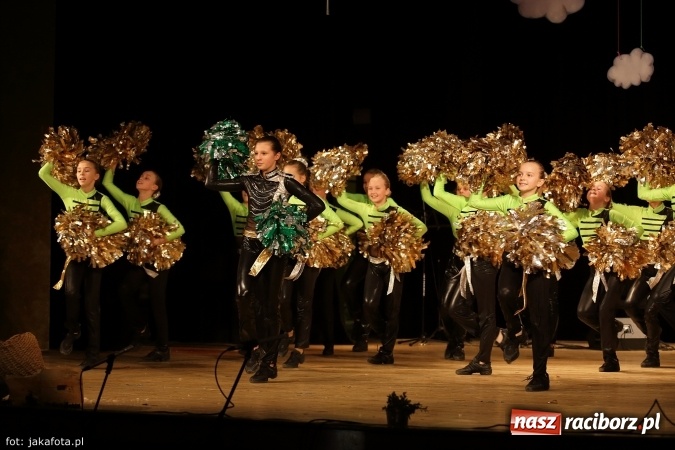 Zdjęcie w galerii na portalu naszraciborz.pl: Świąteczny koncert zespołów SKZR Źródło. Jak zawsze pięknie tańcowali, dziś dla Judyty wiadomości z regionu