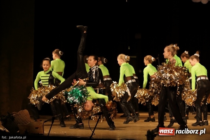 Zdjęcie w galerii na portalu naszraciborz.pl: Świąteczny koncert zespołów SKZR Źródło. Jak zawsze pięknie tańcowali, dziś dla Judyty wiadomości z regionu