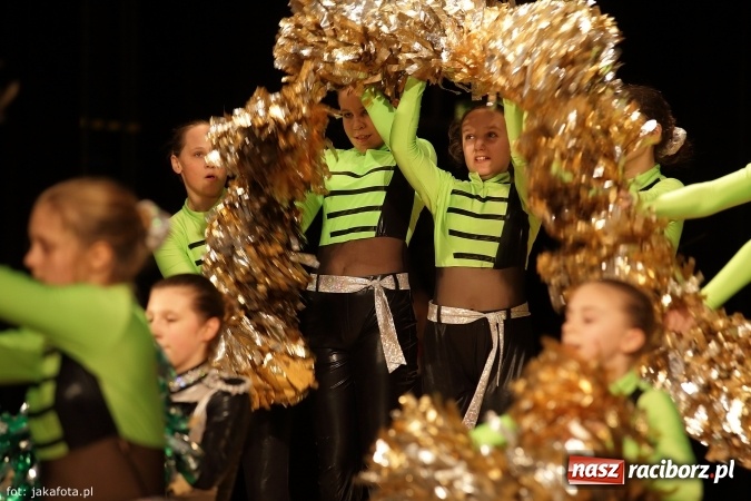 Zdjęcie w galerii na portalu naszraciborz.pl: Świąteczny koncert zespołów SKZR Źródło. Jak zawsze pięknie tańcowali, dziś dla Judyty wiadomości z regionu