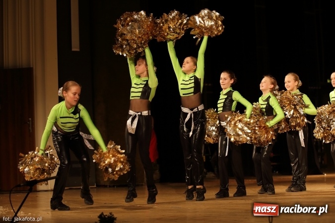 Zdjęcie w galerii na portalu naszraciborz.pl: Świąteczny koncert zespołów SKZR Źródło. Jak zawsze pięknie tańcowali, dziś dla Judyty wiadomości z regionu