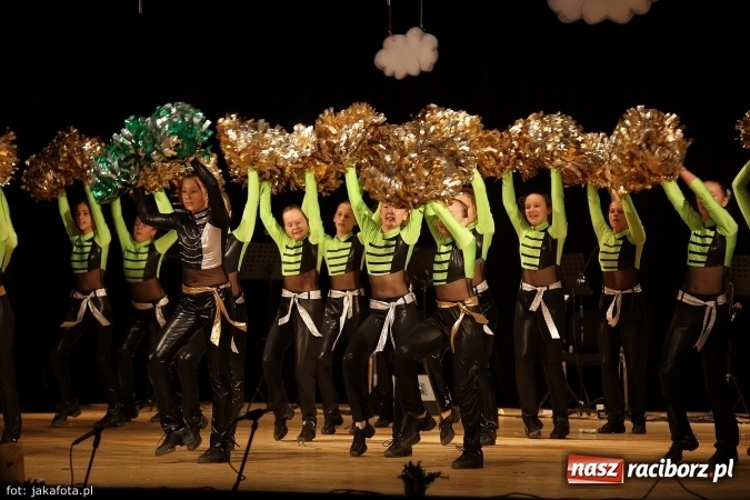 Zdjęcie w galerii na portalu naszraciborz.pl: Świąteczny koncert zespołów SKZR Źródło. Jak zawsze pięknie tańcowali, dziś dla Judyty wiadomości z regionu