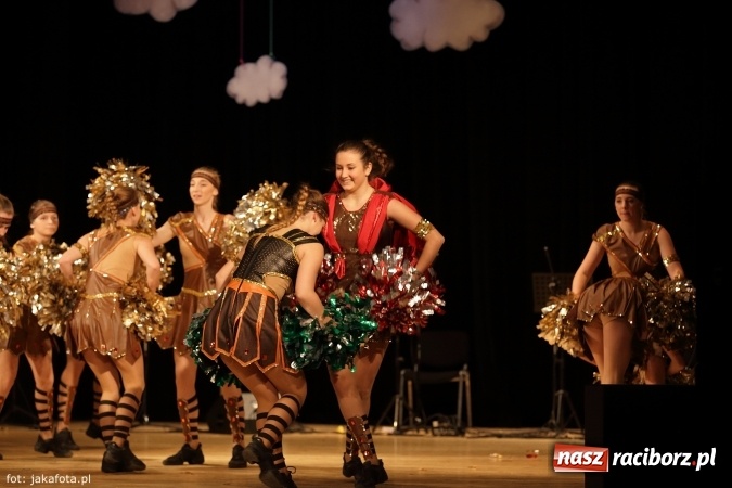 Zdjęcie w galerii na portalu naszraciborz.pl: Świąteczny koncert zespołów SKZR Źródło. Jak zawsze pięknie tańcowali, dziś dla Judyty wiadomości z regionu