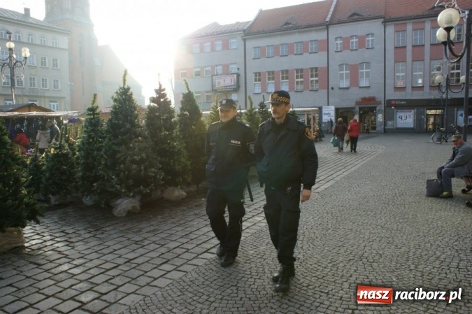 Zdjęcie w galerii na portalu naszraciborz.pl: Kolejny dzień wspólnych patroli Policji i Straży Miejskiej  wiadomości z regionu