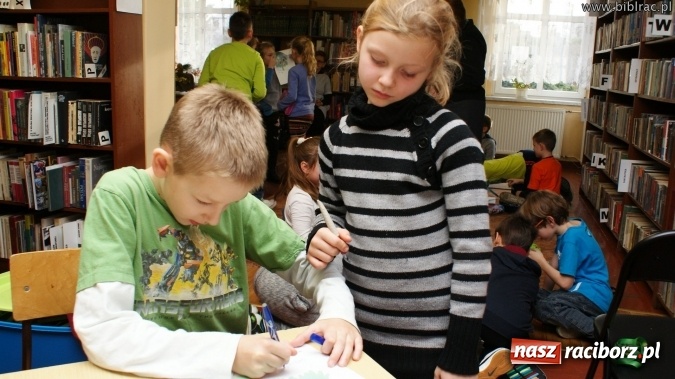 Zdjęcie w galerii na portalu naszraciborz.pl: Cała Polska Czyta Dzieciom po niemiecku i angielsku  wiadomości z regionu