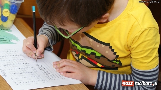 Zdjęcie w galerii na portalu naszraciborz.pl: Cała Polska Czyta Dzieciom po niemiecku i angielsku  wiadomości z regionu