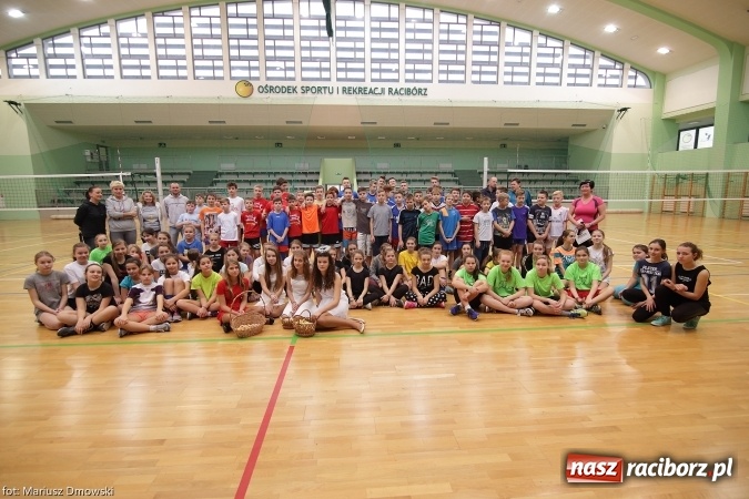 Zdjęcie w galerii na portalu naszraciborz.pl: Gwiazdkowy Turniej Dwójek Siatkarskich wiadomości z regionu