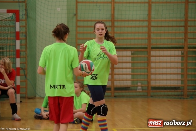 Zdjęcie w galerii na portalu naszraciborz.pl: Gwiazdkowy Turniej Dwójek Siatkarskich wiadomości z regionu