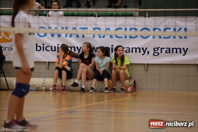 Zdjęcie w galerii na portalu naszraciborz.pl: Gwiazdkowy Turniej Dwójek Siatkarskich wiadomości z regionu