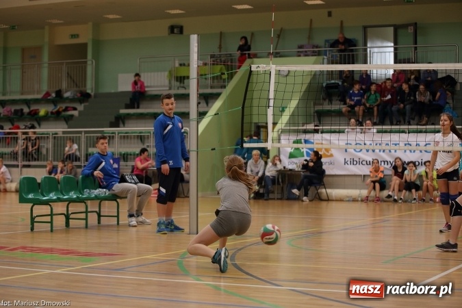Zdjęcie w galerii na portalu naszraciborz.pl: Gwiazdkowy Turniej Dwójek Siatkarskich wiadomości z regionu