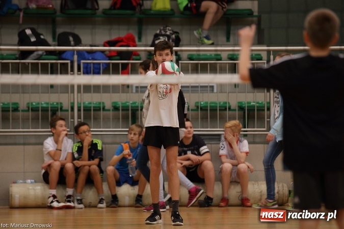 Zdjęcie w galerii na portalu naszraciborz.pl: Gwiazdkowy Turniej Dwójek Siatkarskich wiadomości z regionu