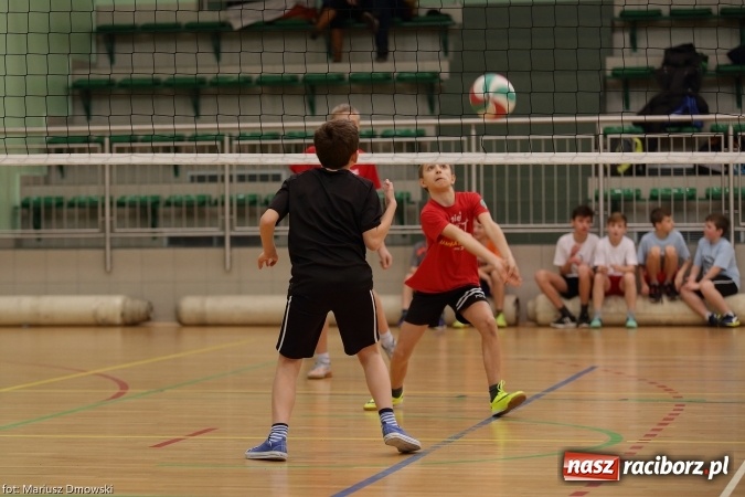 Zdjęcie w galerii na portalu naszraciborz.pl: Gwiazdkowy Turniej Dwójek Siatkarskich wiadomości z regionu