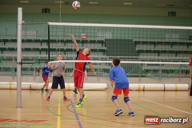 Zdjęcie w galerii na portalu naszraciborz.pl: Gwiazdkowy Turniej Dwójek Siatkarskich wiadomości z regionu