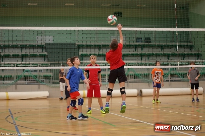 Zdjęcie w galerii na portalu naszraciborz.pl: Gwiazdkowy Turniej Dwójek Siatkarskich wiadomości z regionu