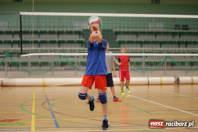 Zdjęcie w galerii na portalu naszraciborz.pl: Gwiazdkowy Turniej Dwójek Siatkarskich wiadomości z regionu