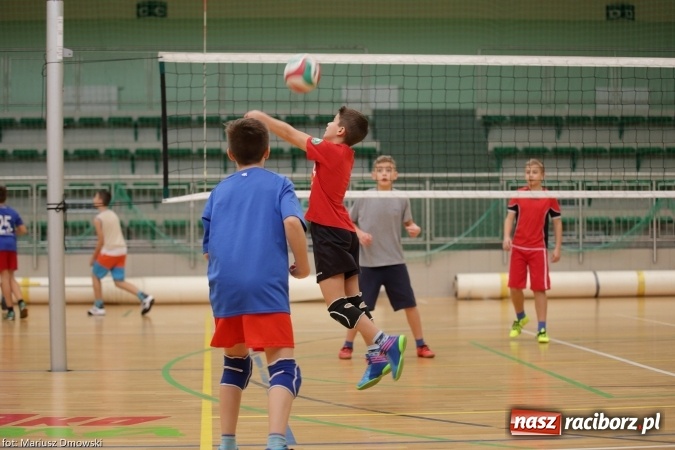 Zdjęcie w galerii na portalu naszraciborz.pl: Gwiazdkowy Turniej Dwójek Siatkarskich wiadomości z regionu