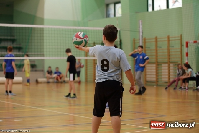Zdjęcie w galerii na portalu naszraciborz.pl: Gwiazdkowy Turniej Dwójek Siatkarskich wiadomości z regionu