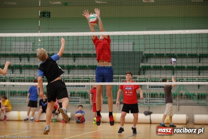 Zdjęcie w galerii na portalu naszraciborz.pl: Gwiazdkowy Turniej Dwójek Siatkarskich wiadomości z regionu