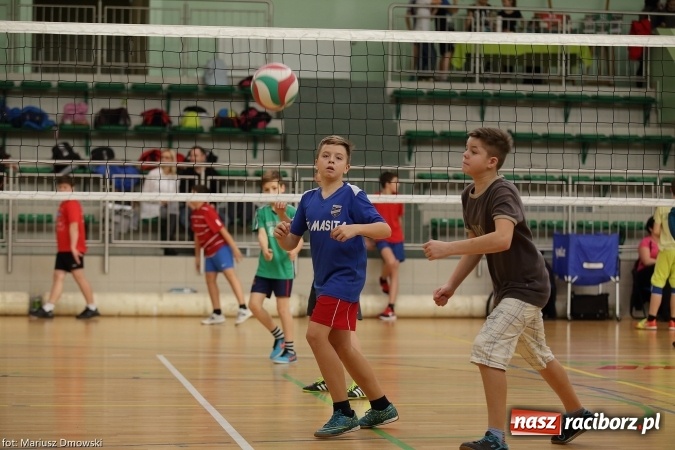 Zdjęcie w galerii na portalu naszraciborz.pl: Gwiazdkowy Turniej Dwójek Siatkarskich wiadomości z regionu