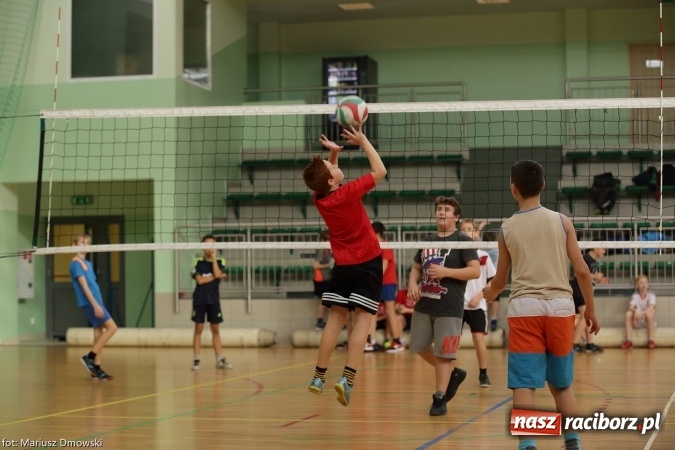Zdjęcie w galerii na portalu naszraciborz.pl: Gwiazdkowy Turniej Dwójek Siatkarskich wiadomości z regionu