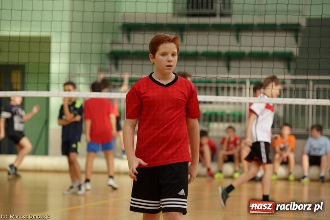 Zdjęcie w galerii na portalu naszraciborz.pl: Gwiazdkowy Turniej Dwójek Siatkarskich wiadomości z regionu