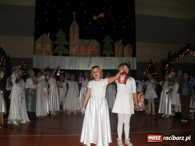 Zdjęcie w galerii na portalu naszraciborz.pl: Uczniowie z Górek Śl. wystąpili z koncertem kolęd wiadomości z regionu