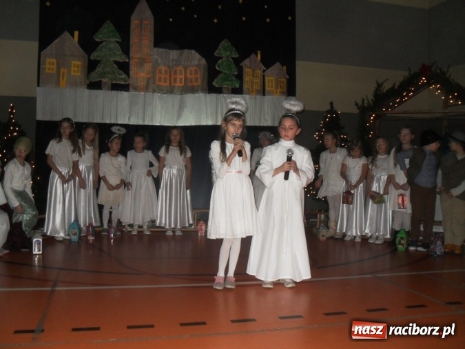 Zdjęcie w galerii na portalu naszraciborz.pl: Uczniowie z Górek Śl. wystąpili z koncertem kolęd wiadomości z regionu