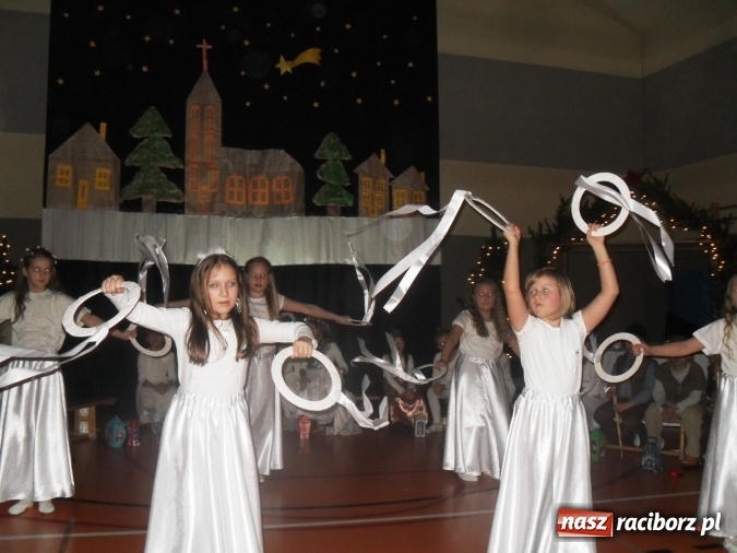 Zdjęcie w galerii na portalu naszraciborz.pl: Uczniowie z Górek Śl. wystąpili z koncertem kolęd wiadomości z regionu