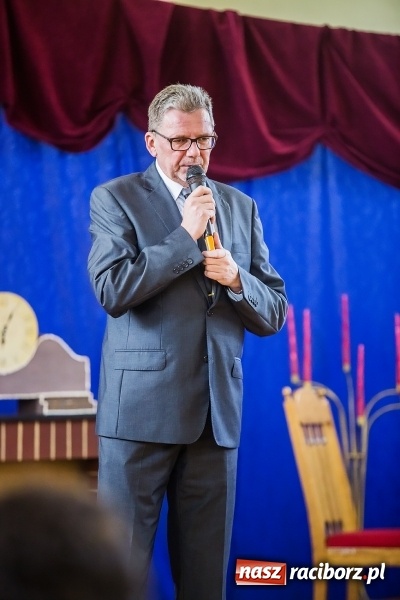 Zdjęcie w galerii na portalu naszraciborz.pl: Akademia z okazji Dnia Patrona Szkoły w II LO wiadomości z regionu