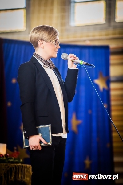 Zdjęcie w galerii na portalu naszraciborz.pl: Akademia z okazji Dnia Patrona Szkoły w II LO wiadomości z regionu