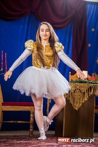 Zdjęcie w galerii na portalu naszraciborz.pl: Akademia z okazji Dnia Patrona Szkoły w II LO wiadomości z regionu