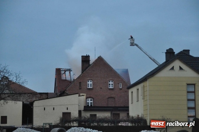 Zdjęcie w galerii na portalu naszraciborz.pl: Spłonęło poddasze i dach szkoły w Raszczycach FOTO I WIDEO wiadomości z regionu