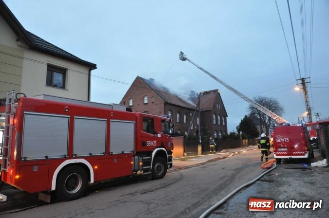 Zdjęcie w galerii na portalu naszraciborz.pl: Spłonęło poddasze i dach szkoły w Raszczycach FOTO I WIDEO wiadomości z regionu
