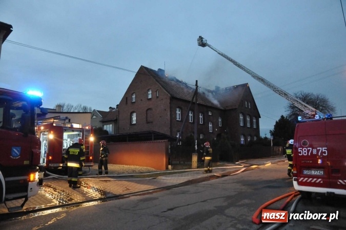 Zdjęcie w galerii na portalu naszraciborz.pl: Spłonęło poddasze i dach szkoły w Raszczycach FOTO I WIDEO wiadomości z regionu