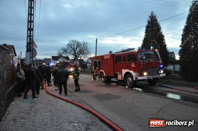 Zdjęcie w galerii na portalu naszraciborz.pl: Spłonęło poddasze i dach szkoły w Raszczycach FOTO I WIDEO wiadomości z regionu