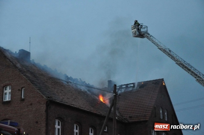 Zdjęcie w galerii na portalu naszraciborz.pl: Spłonęło poddasze i dach szkoły w Raszczycach FOTO I WIDEO wiadomości z regionu