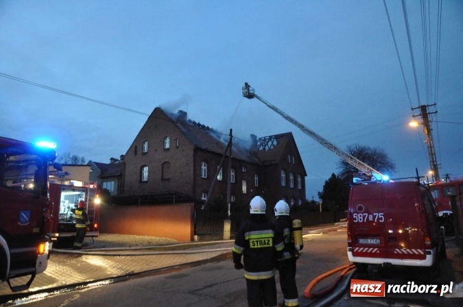 Zdjęcie w galerii na portalu naszraciborz.pl: Spłonęło poddasze i dach szkoły w Raszczycach FOTO I WIDEO wiadomości z regionu