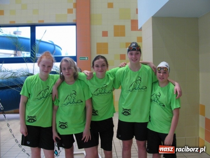 Zdjęcie w galerii na portalu naszraciborz.pl: Z pływackich aren. Medale raciborskich 12-latków wiadomości z regionu