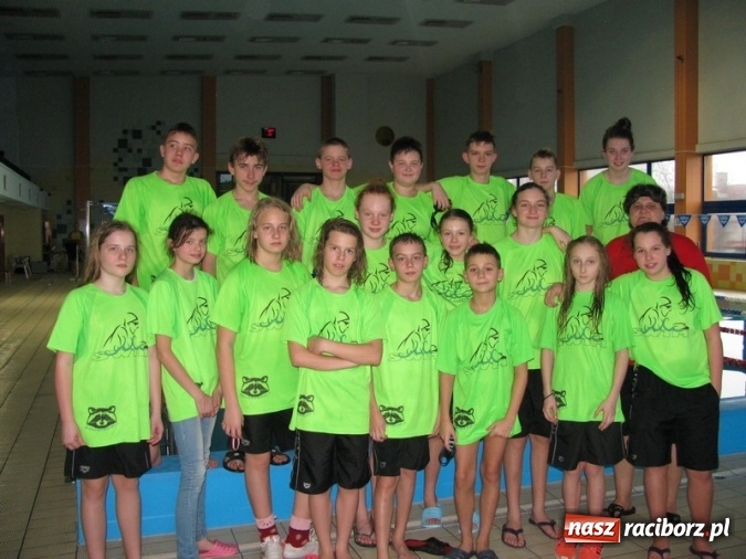 Zdjęcie w galerii na portalu naszraciborz.pl: Z pływackich aren. Medale raciborskich 12-latków wiadomości z regionu