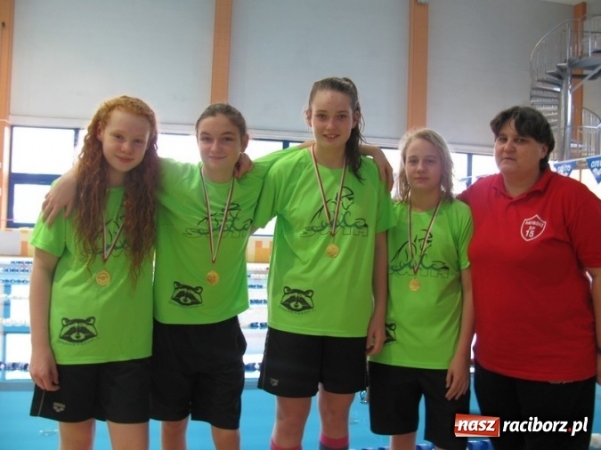 Zdjęcie w galerii na portalu naszraciborz.pl: Z pływackich aren. Medale raciborskich 12-latków wiadomości z regionu