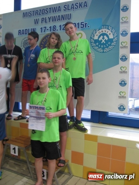 Zdjęcie w galerii na portalu naszraciborz.pl: Z pływackich aren. Medale raciborskich 12-latków wiadomości z regionu