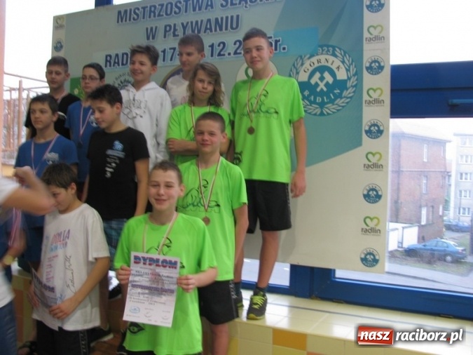 Zdjęcie w galerii na portalu naszraciborz.pl: Z pływackich aren. Medale raciborskich 12-latków wiadomości z regionu
