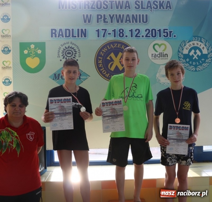 Zdjęcie w galerii na portalu naszraciborz.pl: Z pływackich aren. Medale raciborskich 12-latków wiadomości z regionu