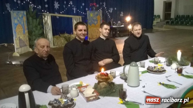 Zdjęcie w galerii na portalu naszraciborz.pl: Wigilia dla starszych i samotnych w Rudach wiadomości z regionu