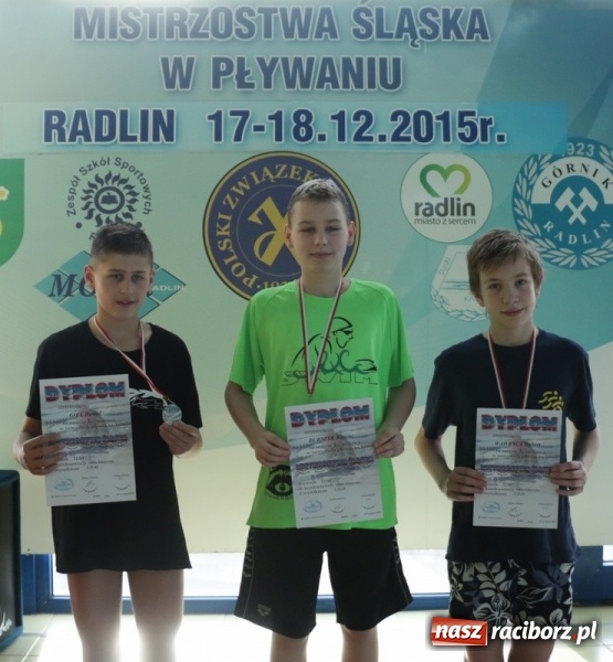 Zdjęcie w galerii na portalu naszraciborz.pl: Trzy medale dla dwunastoletnich pływaków ZSOMS wiadomości z regionu