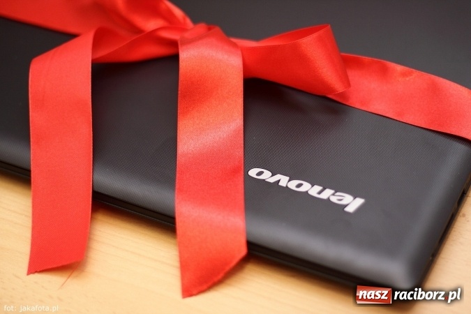 Zdjęcie w galerii na portalu naszraciborz.pl: Kupuję w Robanie, bo ciuchy są tanie, wśród klientów zyskują rosnące uznanie wiadomości z regionu