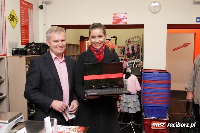 Zdjęcie w galerii na portalu naszraciborz.pl: Kupuję w Robanie, bo ciuchy są tanie, wśród klientów zyskują rosnące uznanie wiadomości z regionu