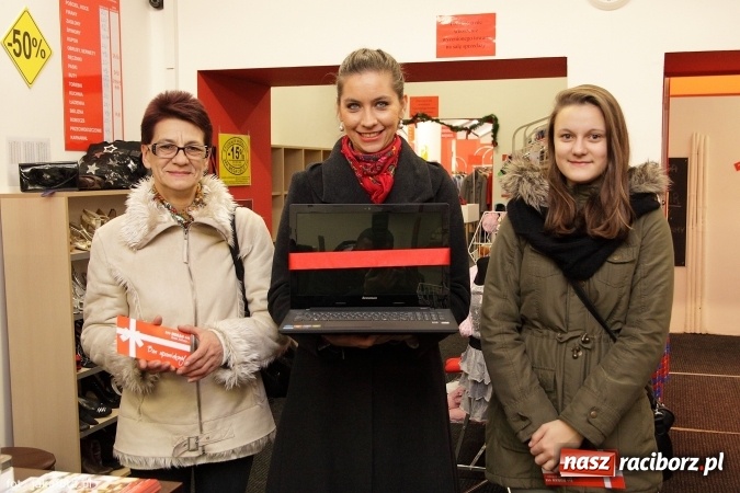 Zdjęcie w galerii na portalu naszraciborz.pl: Kupuję w Robanie, bo ciuchy są tanie, wśród klientów zyskują rosnące uznanie wiadomości z regionu