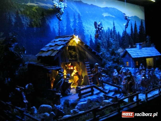 Zdjęcie w galerii na portalu naszraciborz.pl: Na Boże Narodzenie. Jak świat wielki, uciszony! Gwiazdy kreślą pętle w górze wiadomości z regionu